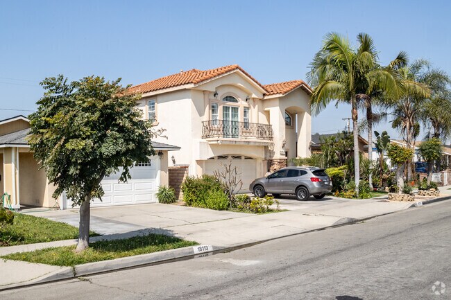 Home variety does not lack in the Artesia community.