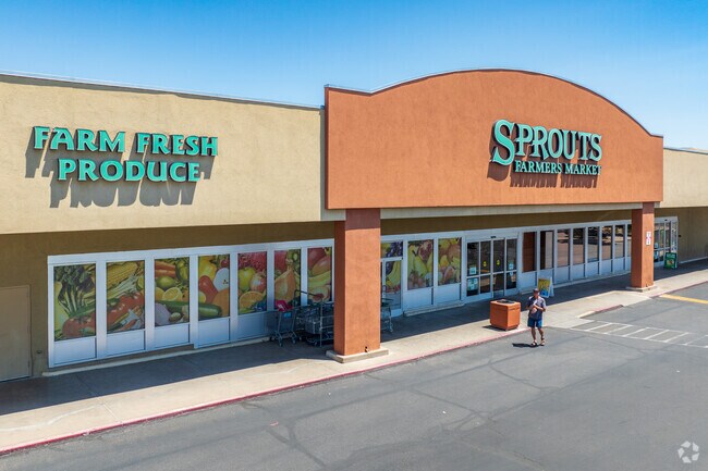 Sprouts Farmers Market offers a great selection of fresh foods and grocieries.