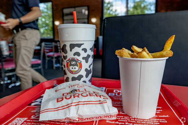 Hungry King diners can enjoy classical American fare at nearby Doll n' Burger.