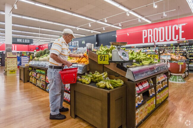 Elfers rsidents can find their daily groceries at Winn Dixie.