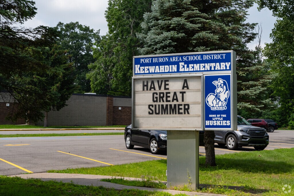 Keewahdin Elementary School sign in St Clair County.