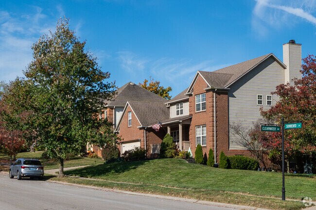 The Waterford-South Point neighborhood is just a short drive from downtown Lexington.