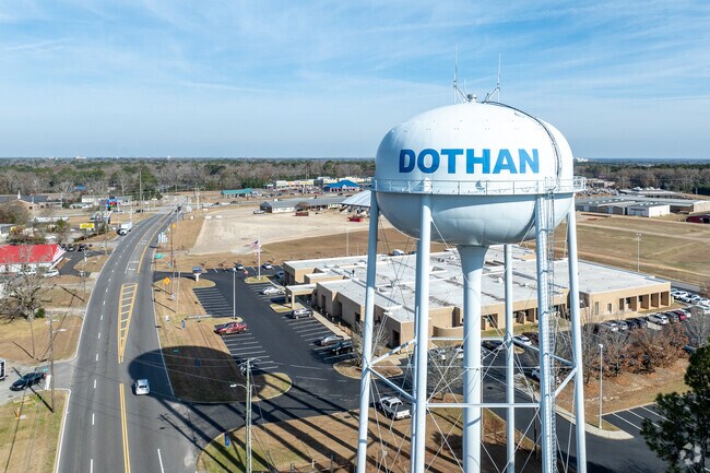 Dothan, Alabama offers country living with a small town feel, yet with many big city amenities.