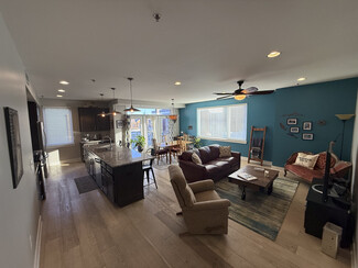 622 E 10th St Unit 208, Indianapolis, IN 46202