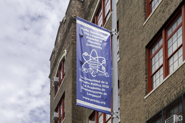 Woodstock: PS 10 is in the Nyc Special Schools - District 75 School District.