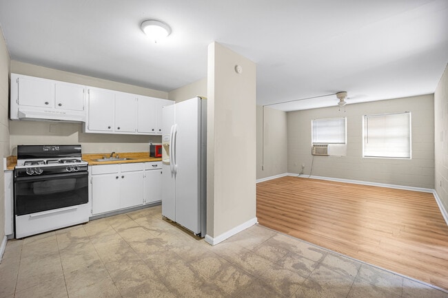 Palm Court Apartments, Panama City, FL 32401 - photo 4