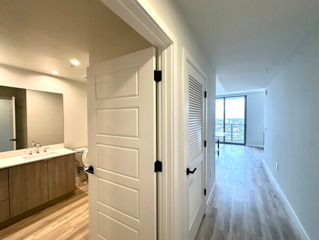 525 SW 4th Ave unit S1, Miami, FL 33130 - photo 4