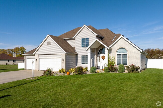 Custom contemporary homes fill planned communities in South Suburban.