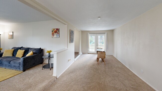 2536 Daily Rd, Columbus, OH 43232 - photo 2