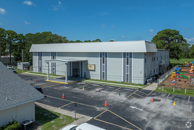 Rockledge Christian School has a small gymnasium and admin building.