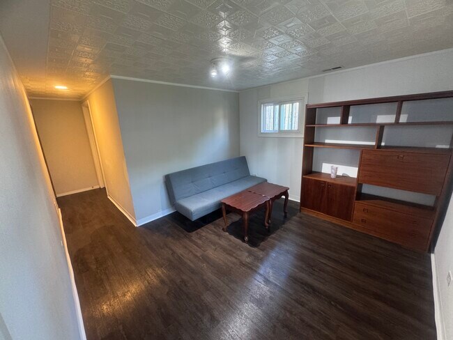 555 Baxter Ln unit Basement, Hoffman Estates, IL 60169 - photo 6