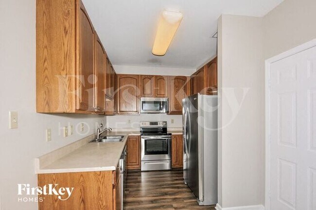 1017 Glengarry Dr, Wentzville, MO 63385 - photo 6