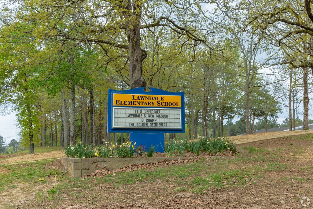 Lawndale Elementary School is located at 1563 Mitchell Rd in Tupelo.
