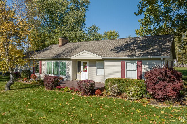 Newer ranch-style homes are found within the neighborhood of Greentree.