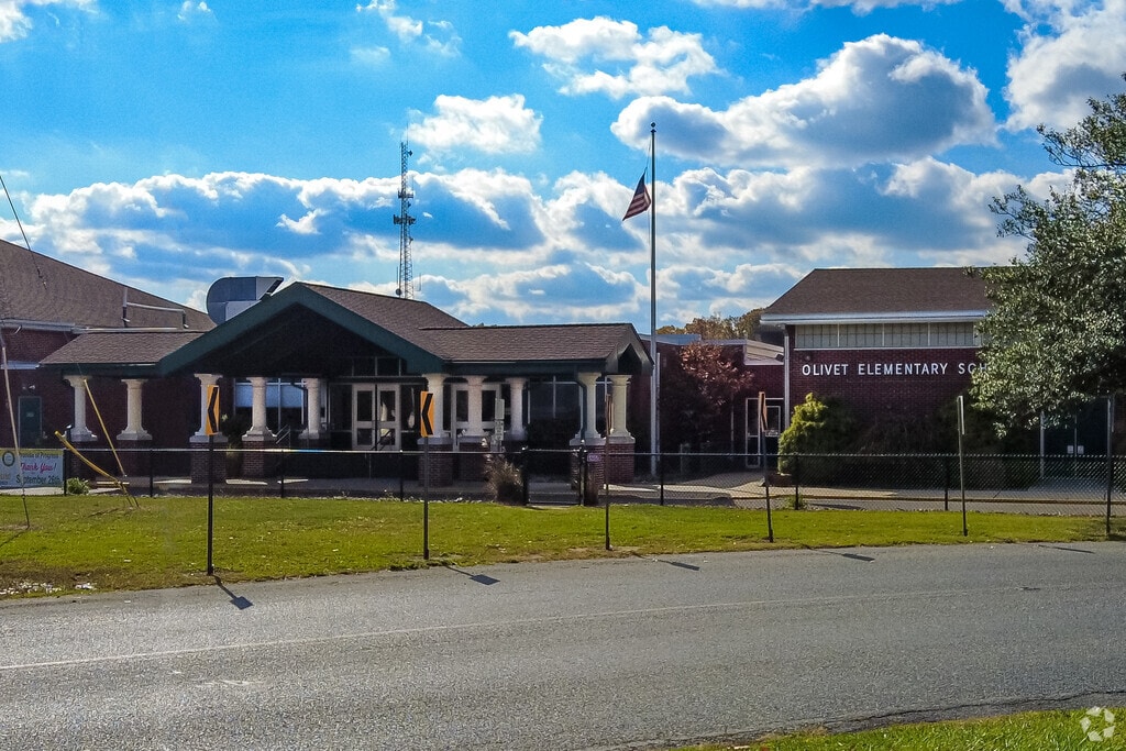 Olivet Elementary School teaches students in grades 2-4 in Pittsgrove Township, New Jersey.