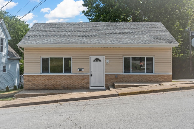 800 N 4th St, Saint Charles, MO 63301 - photo 2