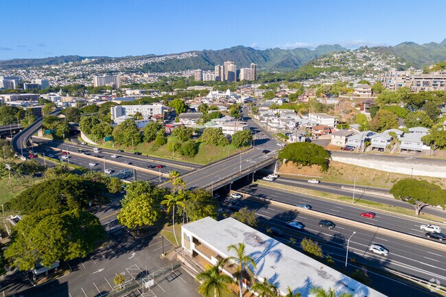 Waimalu's central location makes commuting to neighboring locations easy.