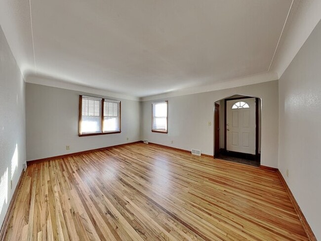 5606 Bryant Ave N, Minneapolis, MN 55430 - photo 2
