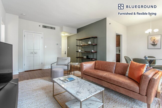 200 E Chestnut St unit FL17-ID142, Chicago, IL 60611 - photo 3