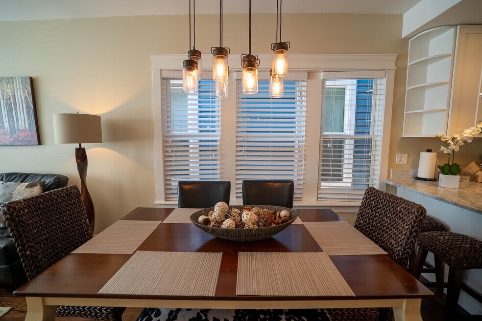 3538 N Hamilton Ave unit 1, Chicago, IL 60618 - photo 1