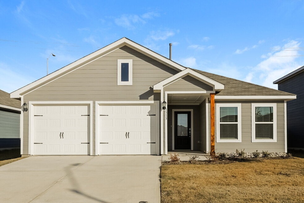 1313 Redpine Dr, Fort Worth, TX 76140 - photo 1