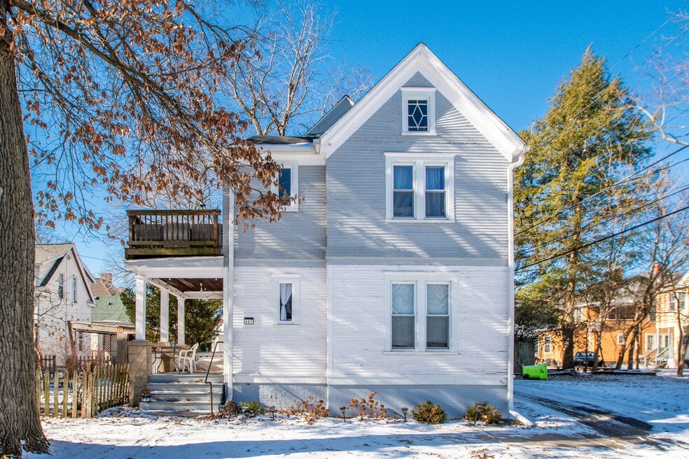 407 N Glenwood Ave unit 407 Glenwood lower, Peoria, IL 61606 - photo 1