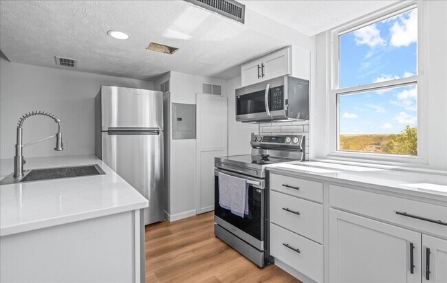 120 S 38th Ave unit 36, Omaha, NE 68131 - photo 7