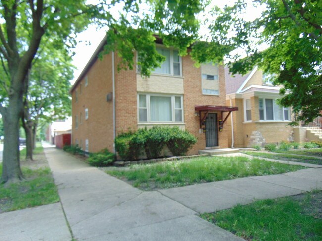 7201 S Fairfield Ave unit 2, Chicago, IL 60629 - photo 2