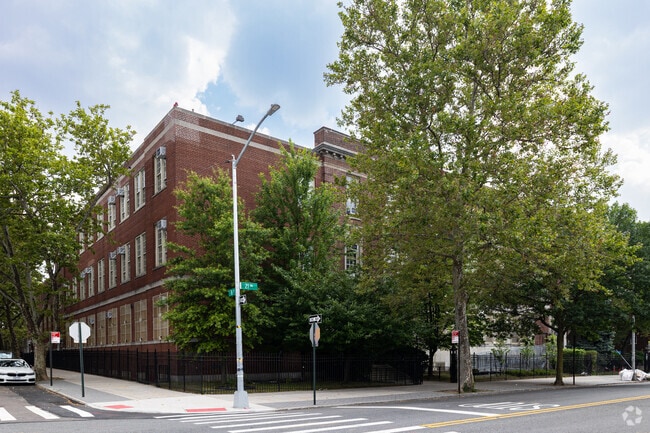 P.S. 2 Alfred Zimberg in Queens, New York is located in Astoria.