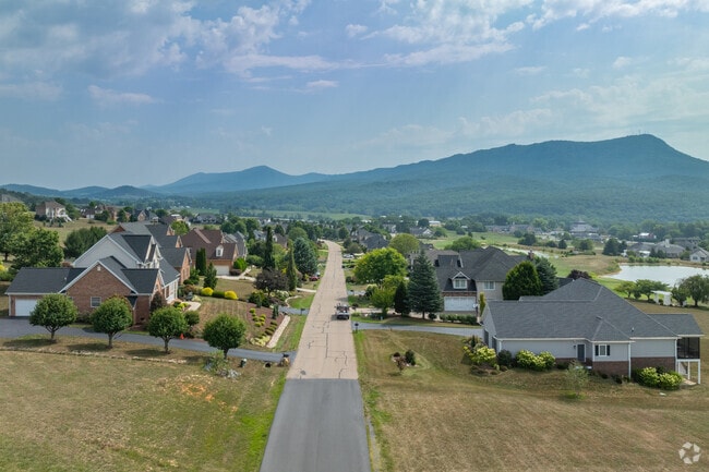 Crossroads Farm has spacious newly-built homes and views of the Blue Ridge Mountains.