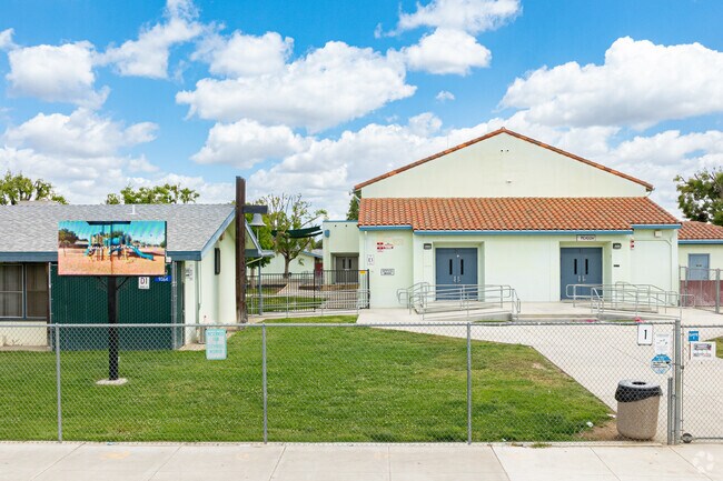 The marquee at Terra Bella Elementary shares school news with families and the community.
