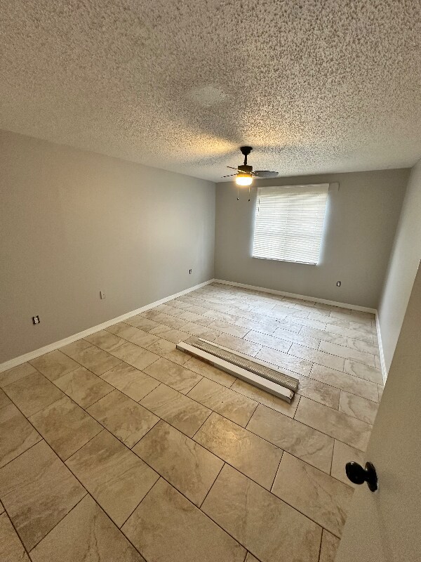 9208 N Connechusett Rd unit B, Tampa, FL 33617 - photo 6