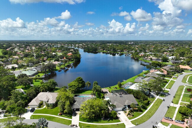 There are some smaller lakes in Sugar Pond Manor neighborhood.