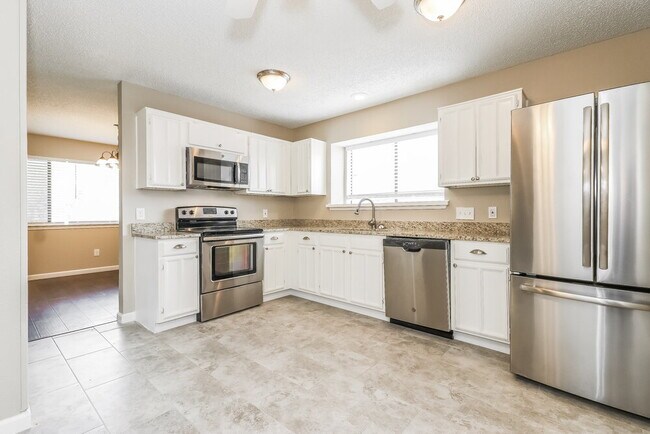 4213 Claremont Dr, Grand Prairie, TX 75052 - photo 6