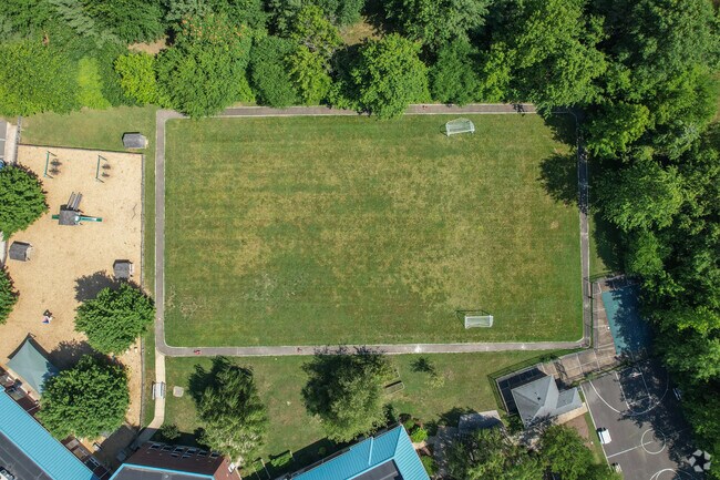 Guidepost Montessori at Broadlands provides an excellent physical activities program in Ashburn.