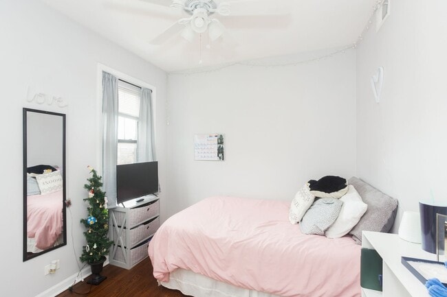 3712 N Sheffield Ave unit 407, Chicago, IL 60613 - photo 7