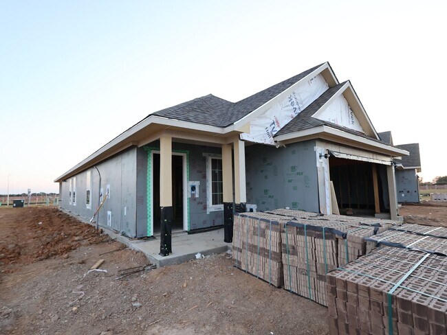 31007 Newcomb Landing Ln, Waller, TX 77484 - photo 2