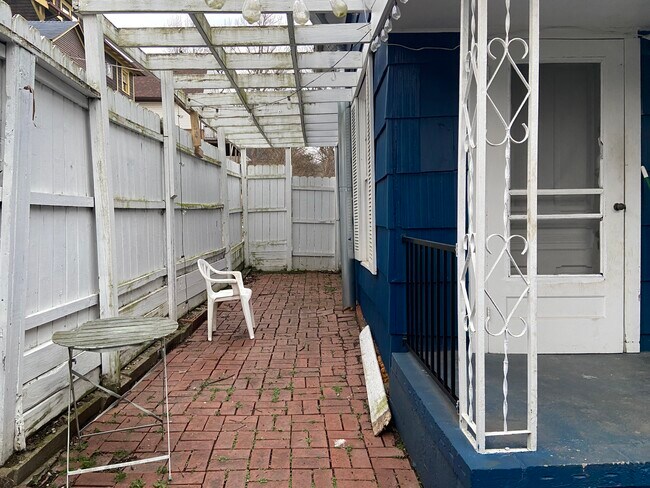 146 E State St, Athens, OH 45701 - photo 7