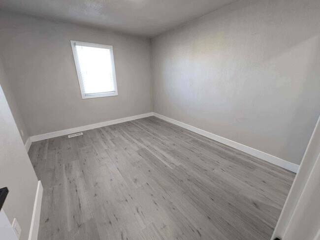 433 E Bridge St, Brighton, CO 80601 - photo 5