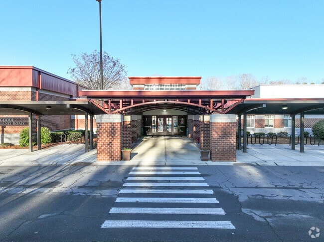 The entrance to J.V. Washam Elementary School.