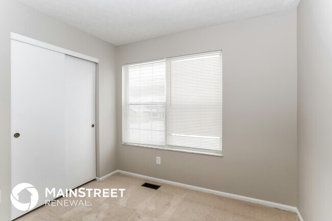 2980 Blue Moon Dr, Columbus, OH 43232 - photo 7