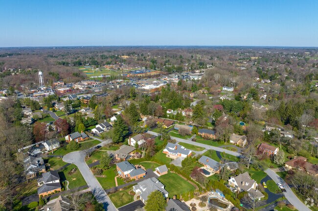Aerial view of neighborhood and proximity to Greenville Center.