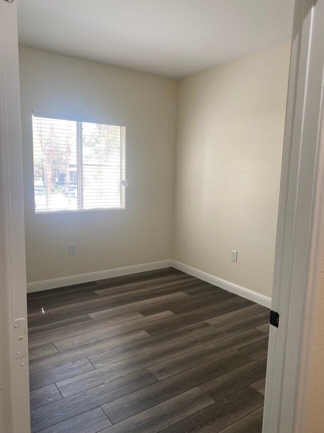 5250 S Rainbow Blvd unit 5250 S RAINBOW BLVD, Las Vegas, NV 89118 - photo 6