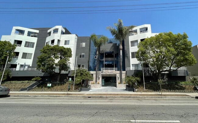 Loft Style Apartments for Rent!, Reseda, CA 91335 - photo 3