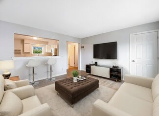 50 New Plainville Rd, New Bedford, MA 02745