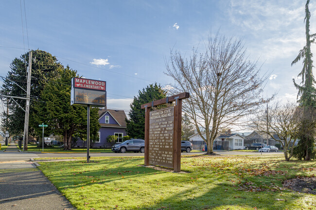 Maplewood Elementary School Signs.
