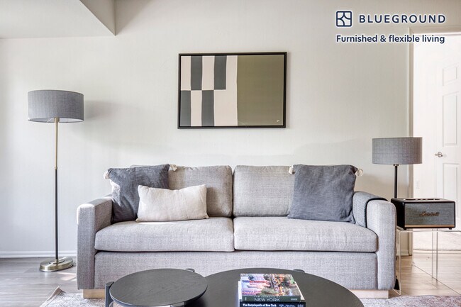 444 Washington Blvd unit FL3-ID672, Jersey City, NJ 07310 - photo 2