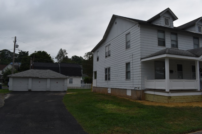 619 Hepburn St, Milton, PA 17847 - photo 2