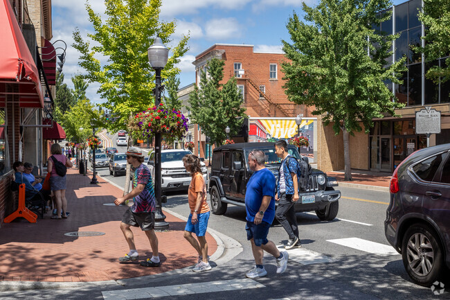 Bennett Hill-Progress residents enjoy close proximity to a variety of stores and restaurants.