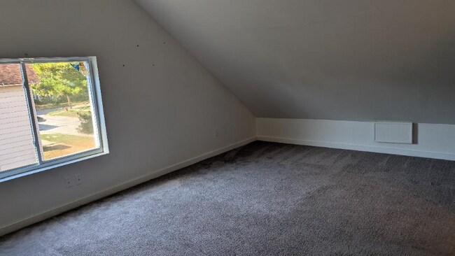 1021 Ames St unit . 2, Saginaw, MI 48602 - photo 4